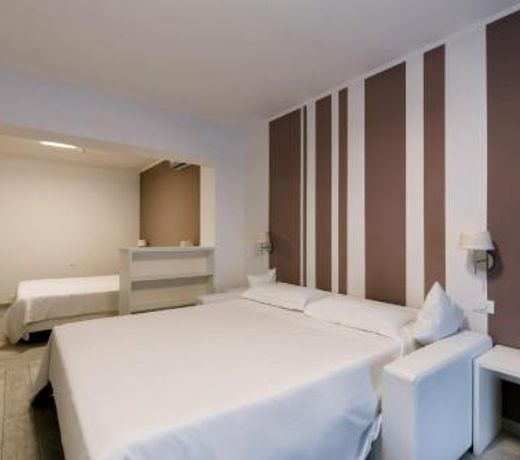 Hotel Saviola