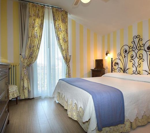 Hotel Serenella