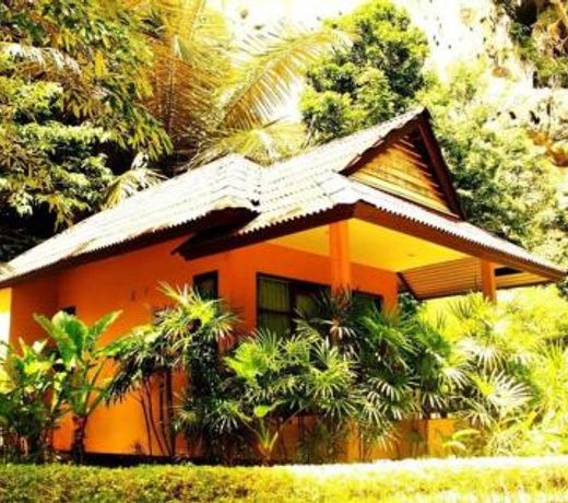 Tonsai Bay Resort