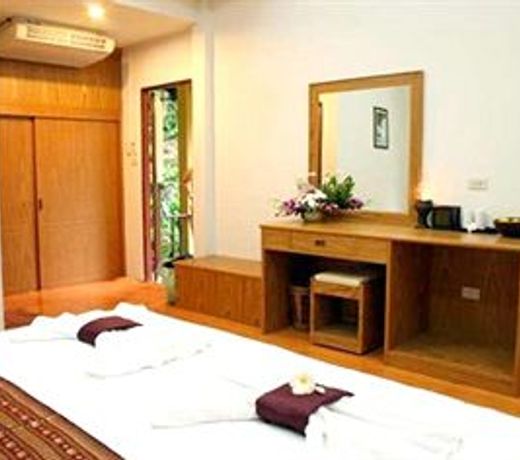 Tonsai Bay Resort