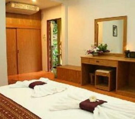 Tonsai Bay Resort