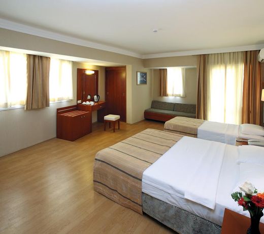 Julian Club Hotel