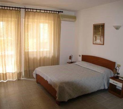 Hotel Sandalion