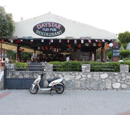 CLUB DAYSTAR