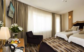 Aprilis Hotel