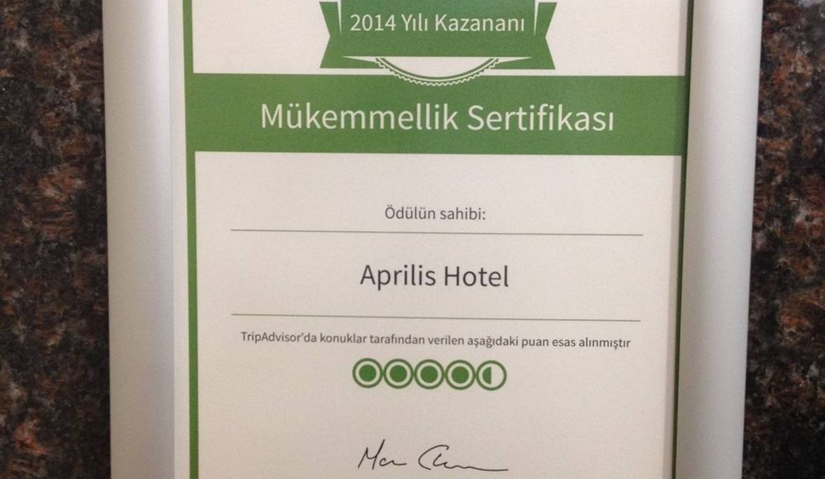 Отель Aprilis