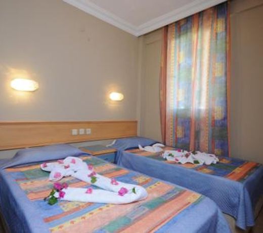 Selen Apart