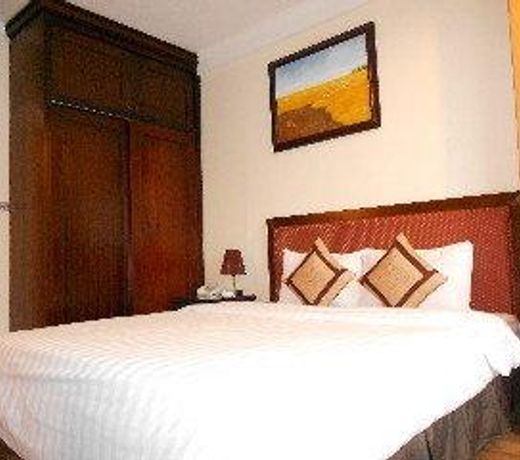 Canary Hotel