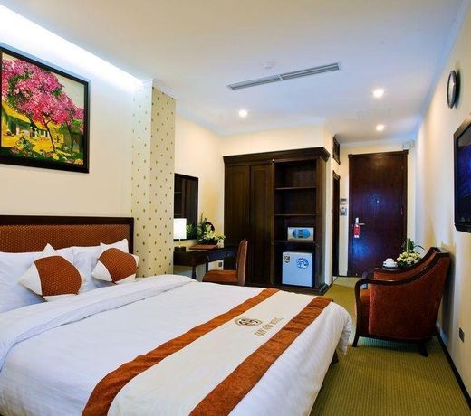 Canary Hotel