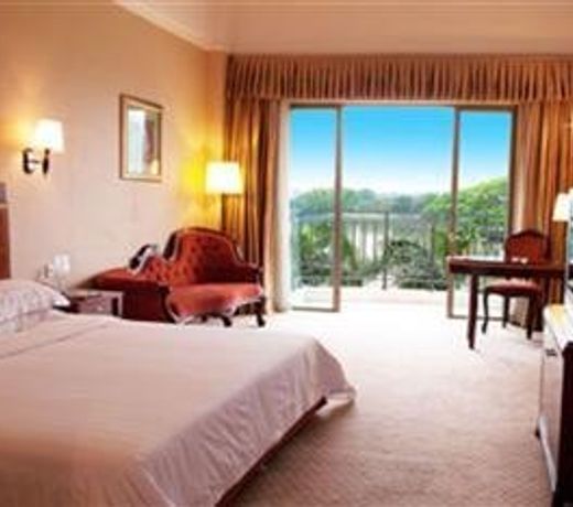 Riverside Hotel