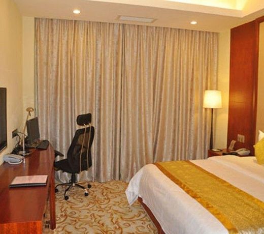 Riverside Hotel