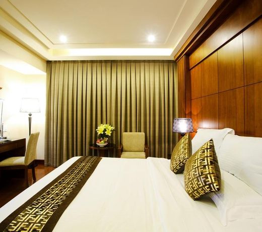 Nhat Ha LâOpera Hotel