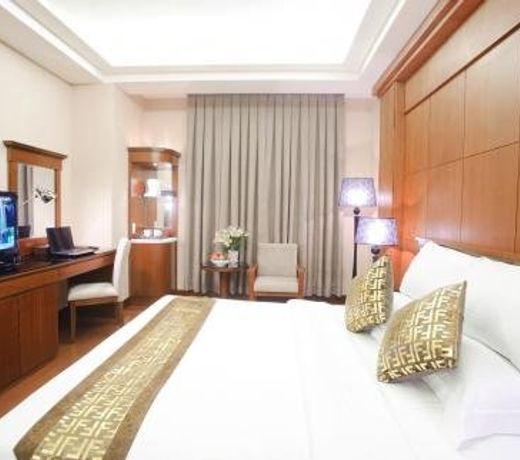 Nhat Ha LâOpera Hotel