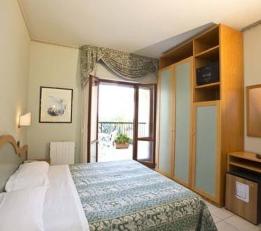 Hotel Sayonara