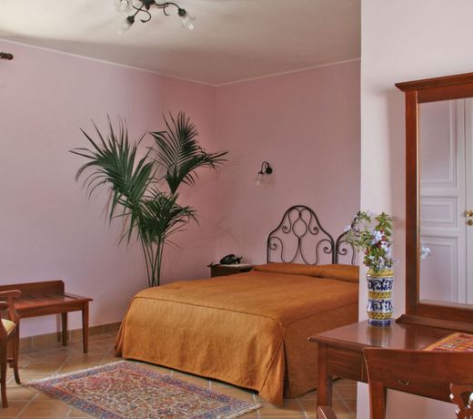 Don Giovanni Hotel
