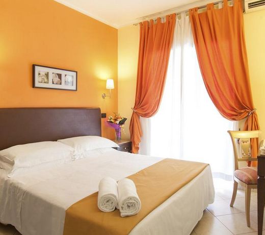 Hotel Tuscolana