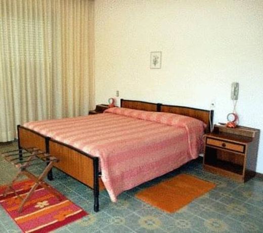 Hotel Diana