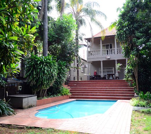 Laletsa Lodge