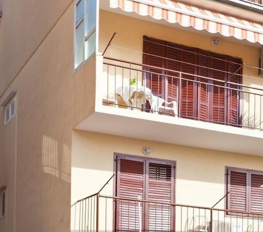 Apartments Garmaz