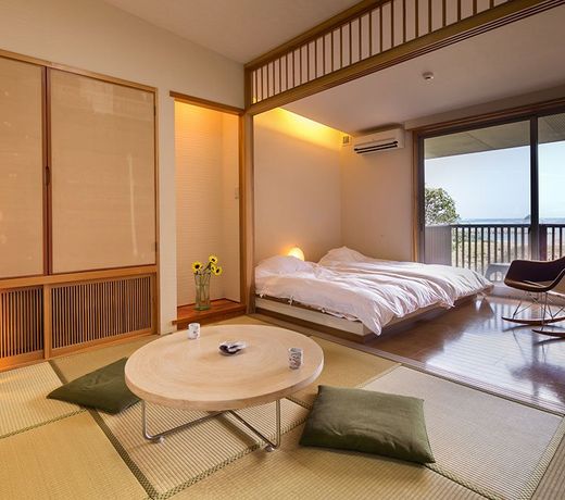 Ryokan pebble Takashima