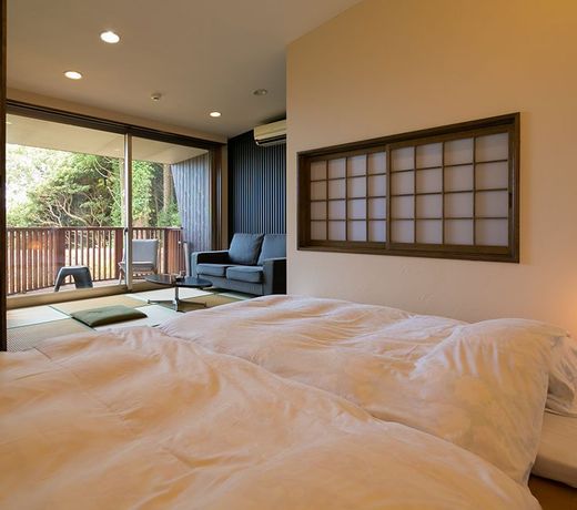 Ryokan pebble Takashima