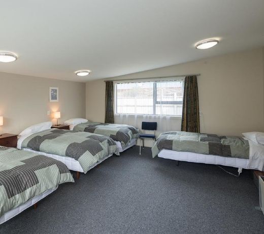 Accommodation Fiordland -The Three Bedroom House at 226A Milford Road