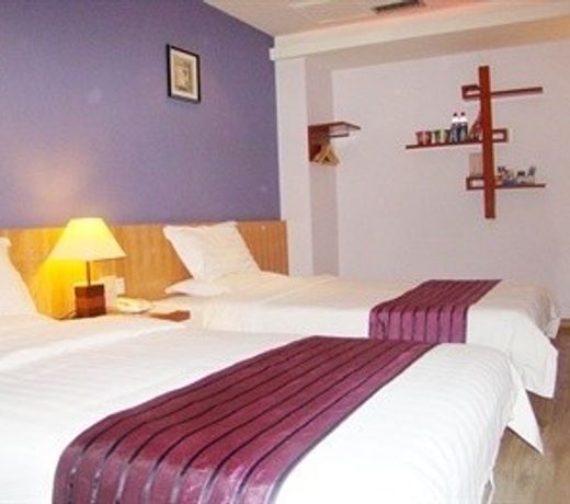 Swan City Hotel