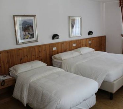 Hotel Bucaneve
