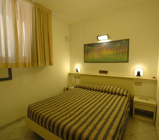 Hotel Crystal