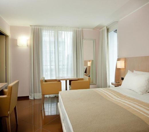 Hotel Chiaraluna