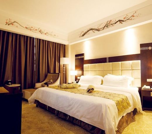 Golden Crown International Hotel