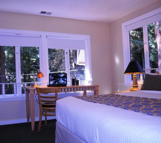 RIO NIDO LODGE AT THE RUSSIAN RIVER