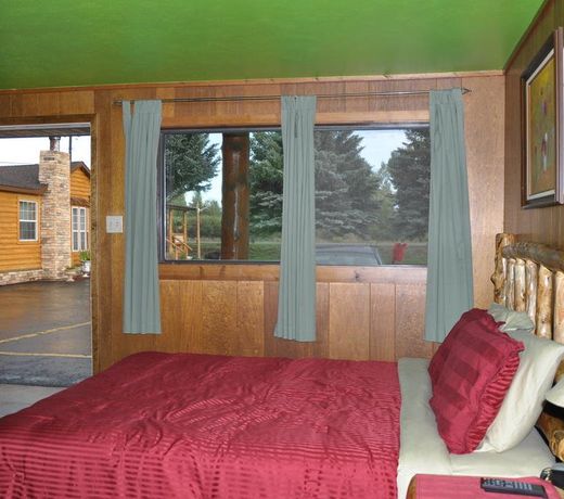 Long Holiday Motel