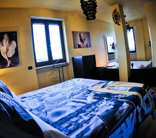 MARILYN SUITE