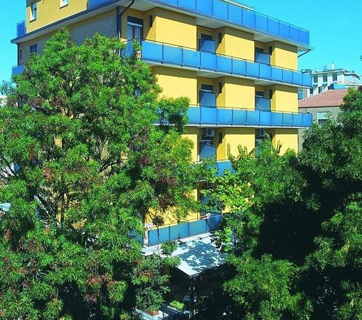 Hotel Capitol