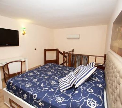 Hotel Ausonia