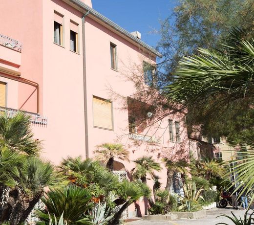 Affittacamere Lo Scoglio (Guesthouse)