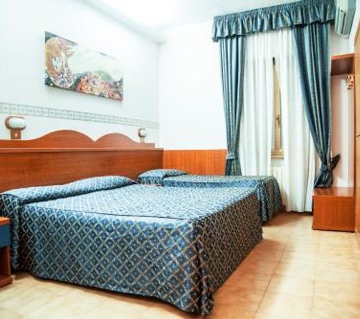 Camp's Hotel