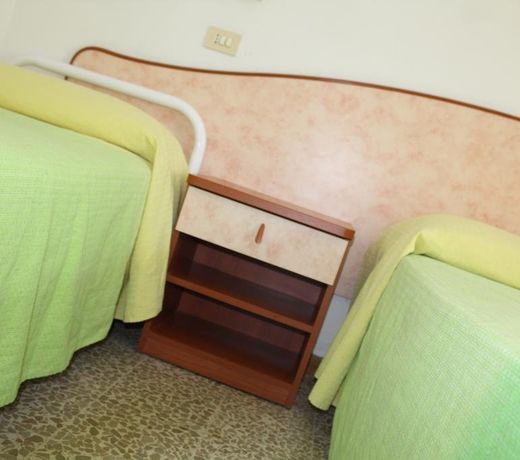 Hotel Holiday