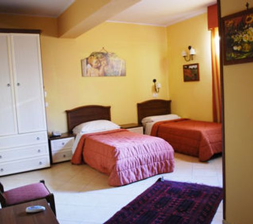 Greta Rooms