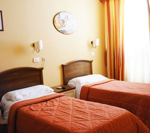 Greta Rooms