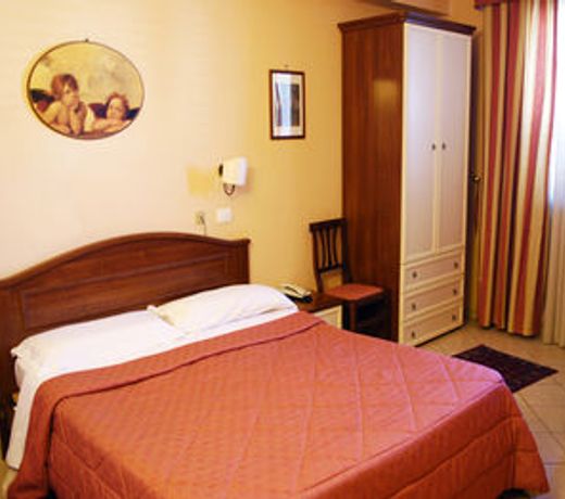 Greta Rooms
