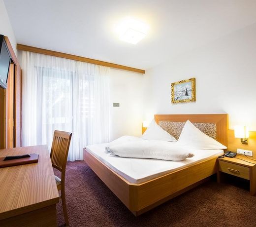 Hotel Paradies