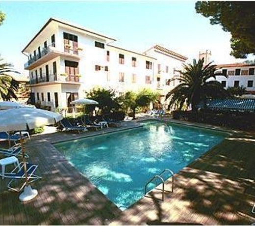 Marina Garden Hotel