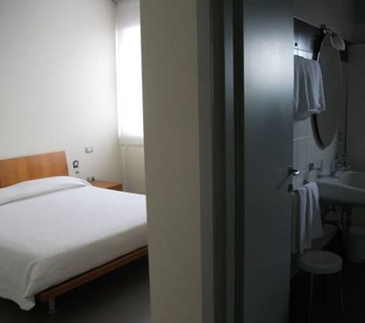 Vista Hotel & Residence