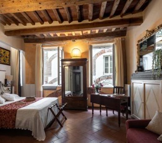 La Tosca Rooms