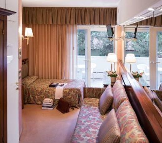 Hotel Astro