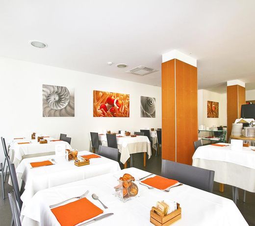 Hotel Simi Lan