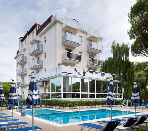 Harvey Suites Hotel & Residence