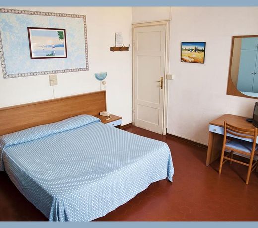 Hotel Eros